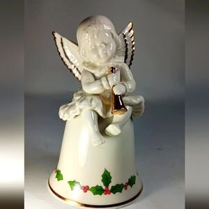 Beautiful Little Cherub With Gold Edged Wings, Music Box